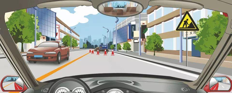 右侧标志提醒前方道路正在施工。-学法减分拍照搜题