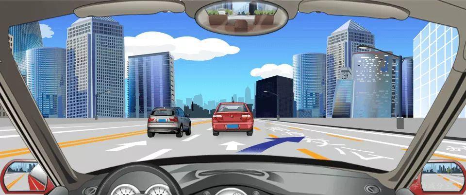 右侧车道路面标线表示可以临时借公交专用车道行驶。-学法减分拍照搜题
