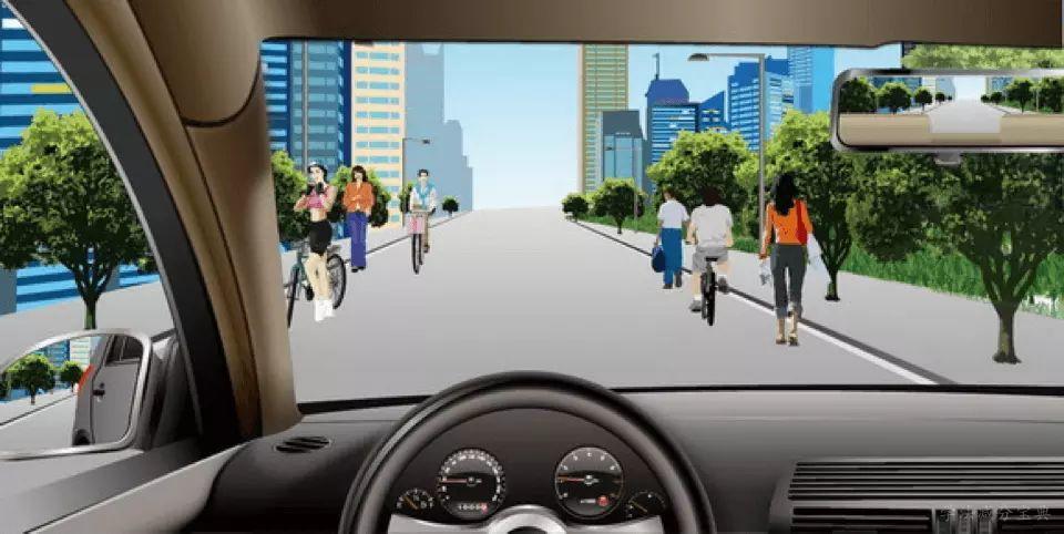 如图所示，驾驶机动车经过这种道路时，应降低车速在道路中间通行。-学法减分拍照搜题