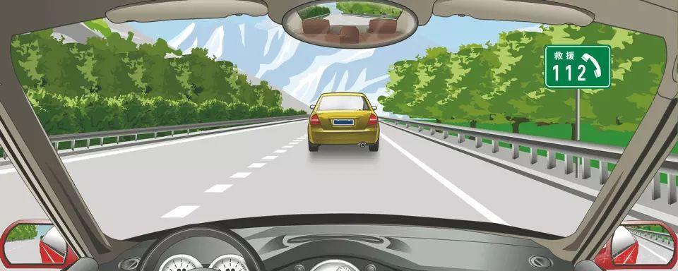 右侧标志指示高速公路紧急电话的位置。-学法减分拍照搜题