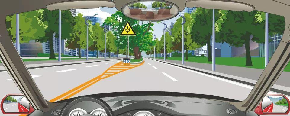 路中黄色斜线填充标记警告前方有固定性障碍物。-学法减分拍照搜题