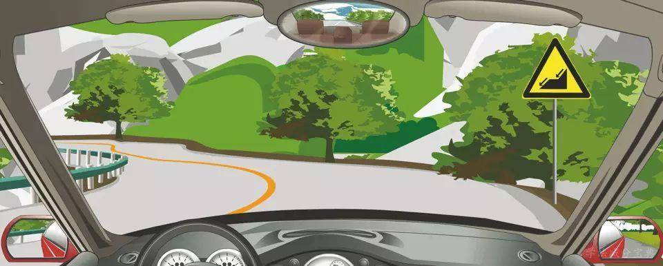 驾驶机动车遇到这种道路，可充分利用空挡滑行。-学法减分拍照搜题
